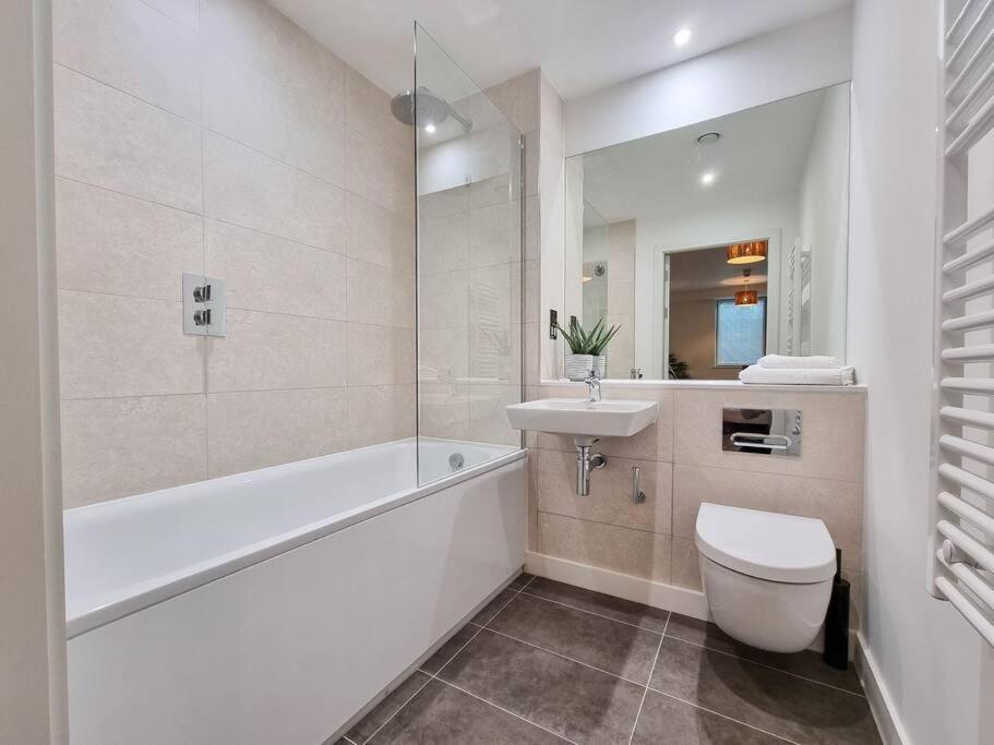 Stunning 4-Bedroom Townhouse With Free Parking Manchester Exterior photo