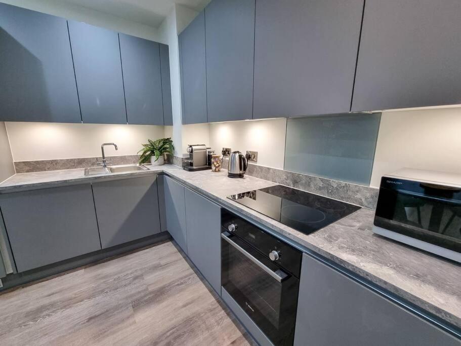 Stunning 4-Bedroom Townhouse With Free Parking Manchester Exterior photo